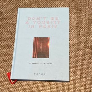 Paris Tour Guide Book